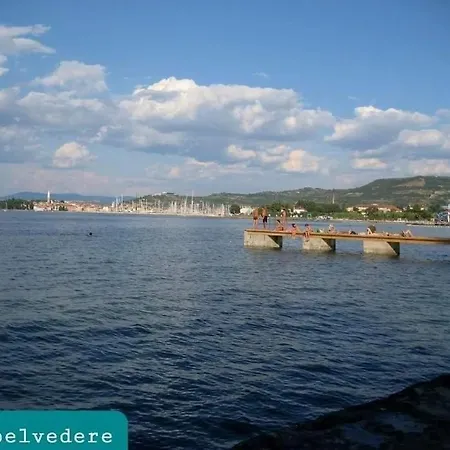 Apartmaji Soncek Izola
